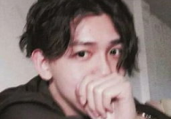 娱乐吃瓜的头像男生真人,网络红人“吃瓜男”的真实身份与生活